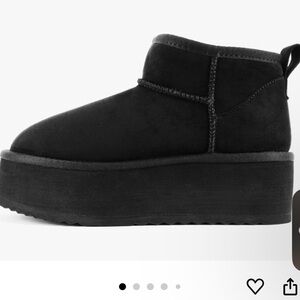 Soda “Benji” ~ Women Round Toe Flatform Sherpa-lined Ankle Bootie
Size 5.5